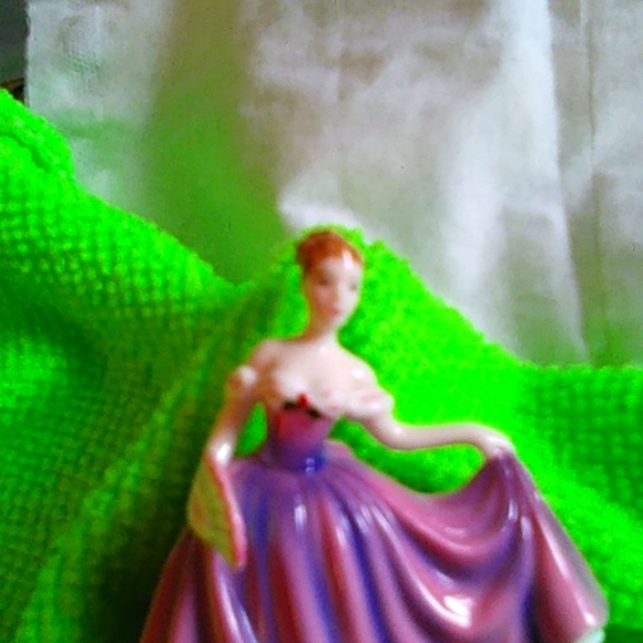 Royal Dolton Miniature Figurine (Rachel) - Picture 10 of 11